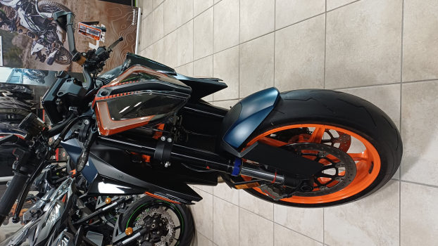 Anteprima 1290 SUPER DUKE EVO R